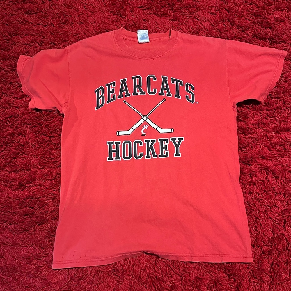 Vintage 2000s Cincinnati Bearkats Hockey Tee